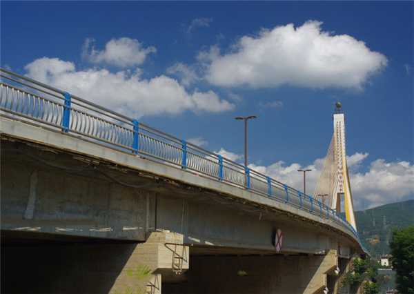 内蒙古304不锈钢桥梁护栏：安全、耐用与美观的完美结合