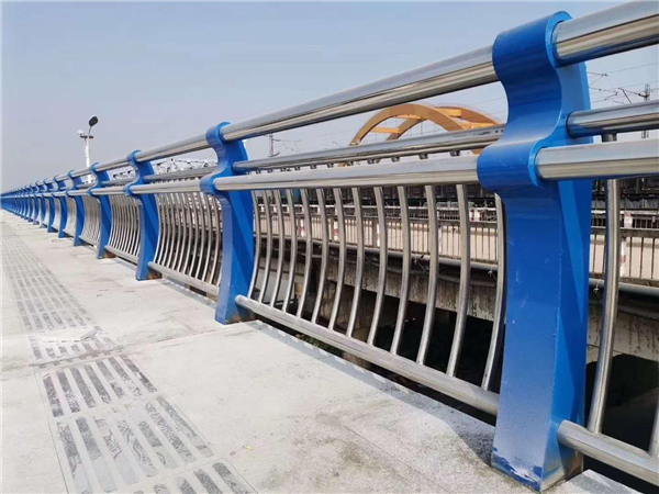 内蒙古304不锈钢复合管护栏的生产工艺揭秘